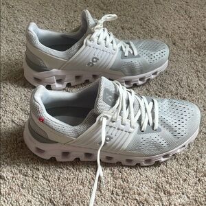 On cloud sneakers 7.5